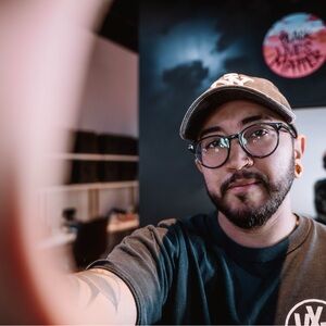 Meet your Posher, Leo